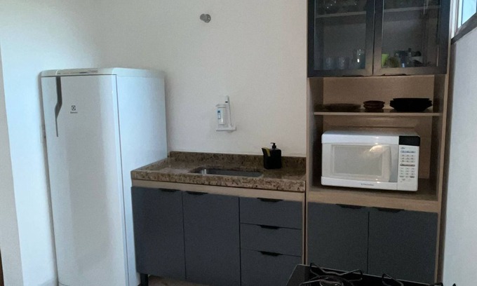 Castelandia Apartment | 2BR apartment close to the beach, 3 minutes away!