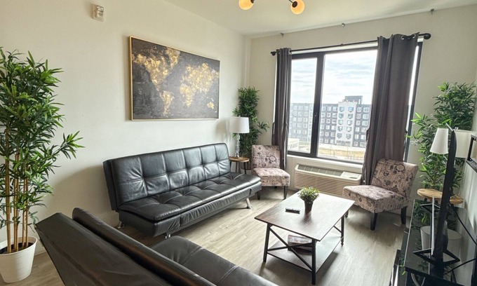 Elizabeth Apartment | 2BR apt close to EWR Airport 8137