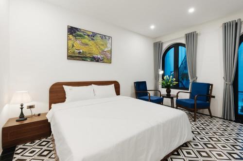 Hang Bo Apartment | 2BR, Big Balcony Historic View, Super Location