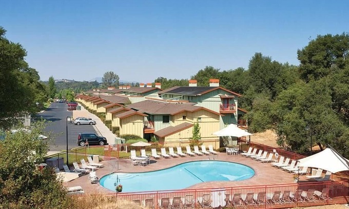Angels Camp Condo | 2br Condo Family Fun Pool Side w/Golf!