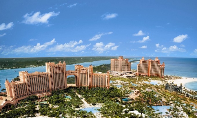Paradise Island Condo | 2BR Oceanfront Suite – The Reef Atlantis, Full Kitchen & Balcony Sleeps 9