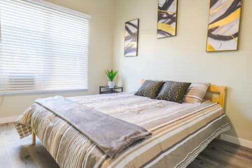 Hillcrest Apartment | 2BR Retreat Near Balboa Park