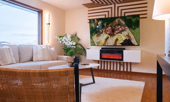 Lawrence Apartment | [2BR]The Mocha StayAwhile Retreat