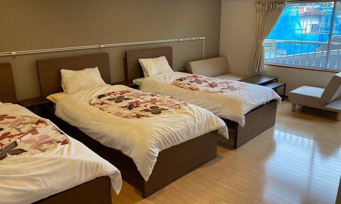 Fujikawaguchiko Hotel | 2F Westernstyle room 2 Small staircase ant roo/Minamitsuru-gun Yamanashi
