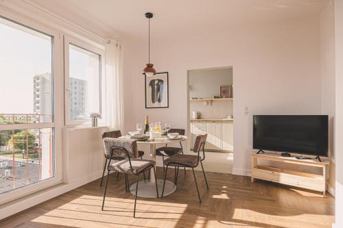 Bydgoszcz Apartment | 2HomeRent Brzozowa 10 Minutes from Airport