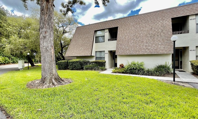 The Meadows Condo | 2nd Floor 1bed/2bath in Pinebrook Hollow in The Meadows!