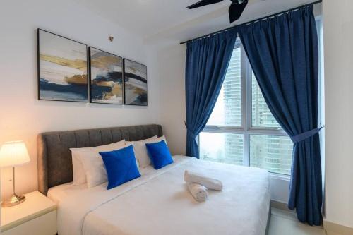 Downtown George Town Apartment | 2R2B Seaview Serenity 1 to 8pax Gurney Mansion One