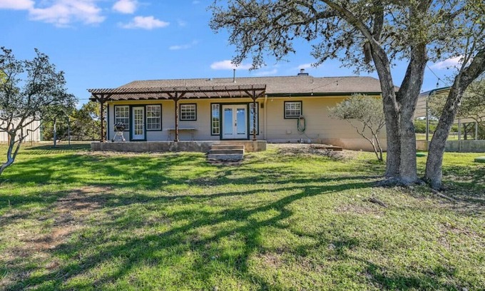 Austin House | 3 Acre Home On Creek W/Pool! Hill Country Viewsnn