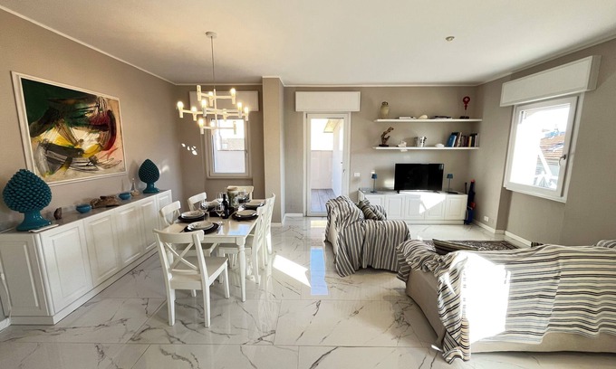 Marina di Pietrasanta Apartment | 3 Bdr at 100m from the Sea+Sea View and Terrace