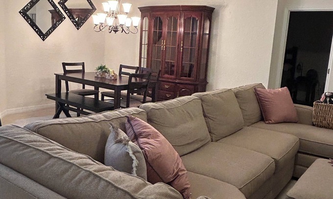 Candler House | 3 bed/2 bath house in The Villages! Pet friendly, pool, hot tub and internet!