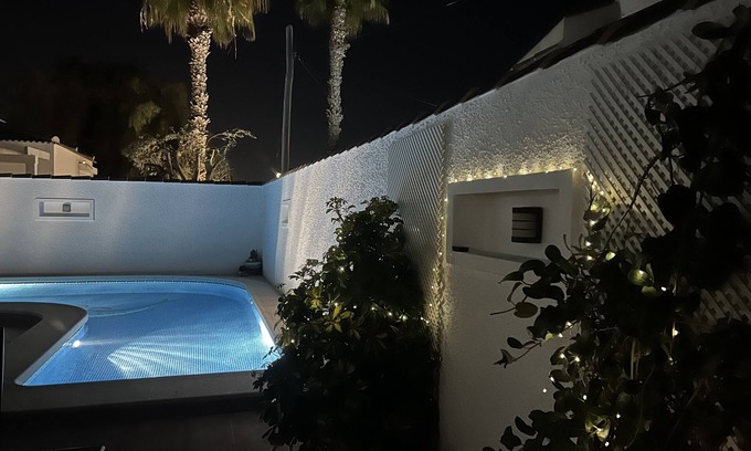 Los Alcazares Villa | 3 bed, 2 bath villa, large private pool, 10 mins walk from beach and amenities