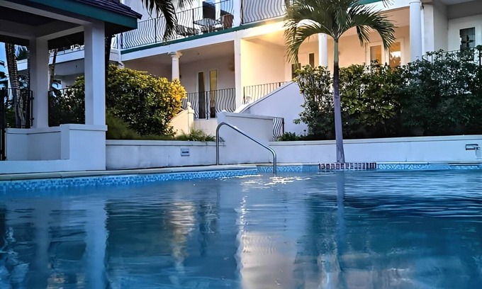 Derricks House | 3 bed 3 bath villa on the west coast