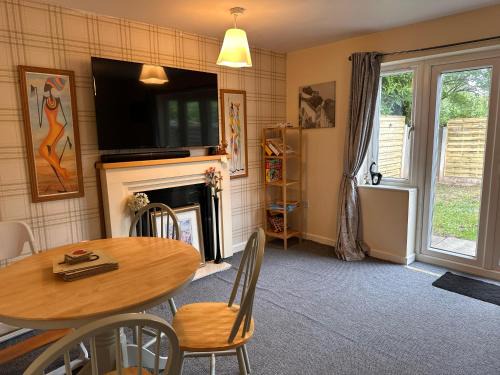 Runcorn House | 3 Bed Entire House - Runcorn