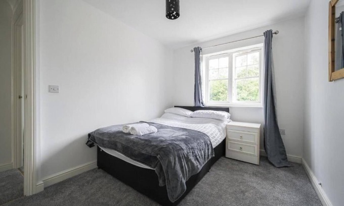 Maidstone House | 3 Bed House - Sleeps 6 - Parking - Wifi