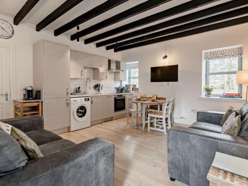 Comrie House | 3 Bed in Comrie 90794