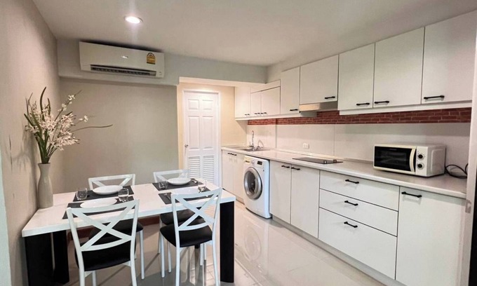 Thonglor House | 3-bedroom townhome in a fabulous area, Thonglor, Bangkok, with WiFi, AC