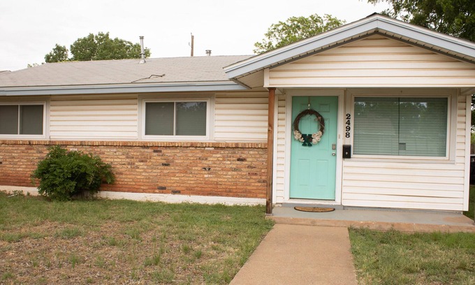 Abilene House | 3 Bedroom 1.5 Bath with Fireplace/Patio to enjoy friends and family