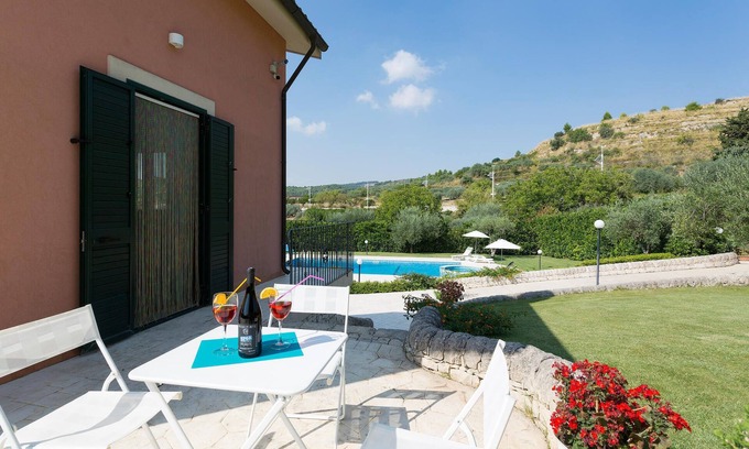 Giarratana House | 3 bedroom accommodation in Giarratana