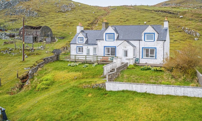 Lewis and Harris Cottage | 3 bedroom accommodation in Lemreway