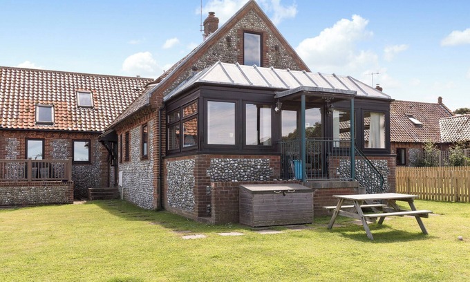 Weybourne Cottage | 3 bedroom accommodation in Weybourne