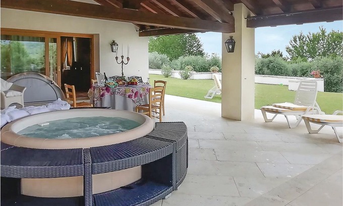 Tarzo House | 3 bedroom accommodation in Corbanese