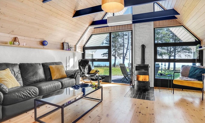 Hojslev House | 3 bedroom accommodation in Højslev