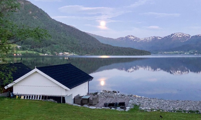 Fraena House | 3 bedroom amazing home in Elnesvågen