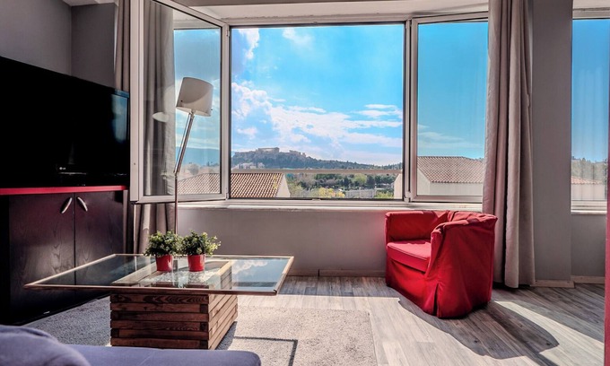 Gazi Apartment | 3-bedroom apartment in gorgeous Athina with AC, WiFi. Book now