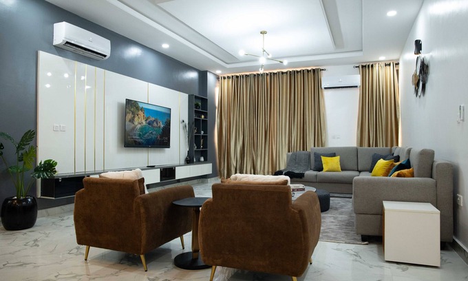 Ofin Apartment | 3 Bedroom Apartment with SuperFast Internet and 24x7 Power & Private Security