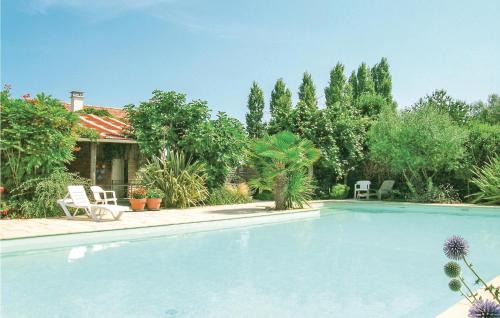 La Jonchere House | 3 Bedroom Cozy Home In La Jonchere