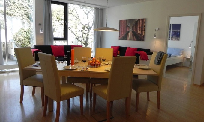 Ottensen Apartment | 3-bedroom flat: Elbspeicher II - modern flat, sleeps up to 8, Wi-Fi
