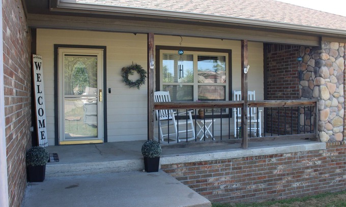 Tahlequah House | 3-Bedroom Home in Tahlequah, Your Float Trip HQ!