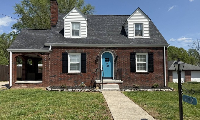 Jonesville House | 3-bedroom house 0.5 mile from downtown Elkin in the heart of Yadkin Wine Country