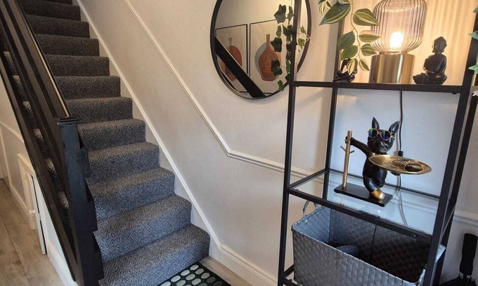 Ardee House | 3 bedroom house in the heart of Ardee with WiFi. Leave the car at home!