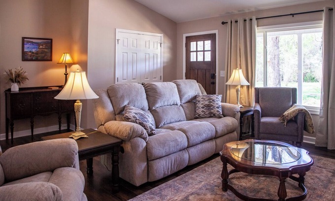 Franklinville House | 3-bedroom house near Deep River, Wolfspeed, Toyota, & Zoo
