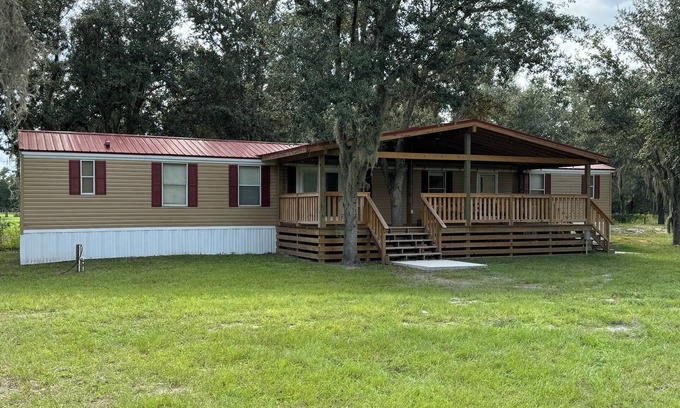 Fedhaven House | 3-bedroom mobile home in lovely Lake Wales with AC, WiFi