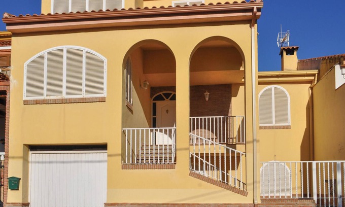 Moclin House | 3 bedroom nice home in Olivares