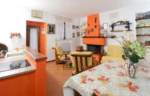 Cardoso House | 3 Bedroom Nice Home In Gallicano