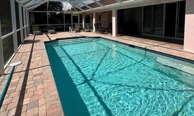 Crown Pointe Apartment | 3 Bedroom Single family 625126 by Houzlet