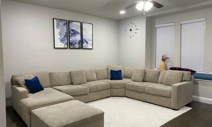 Northeast Carrollton House | 3-Bedroom Townhome with AC and WiFi in Carrollton