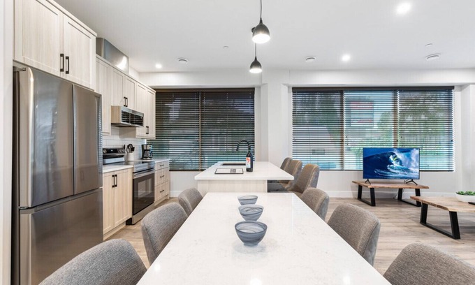 Regional District of Nanaimo Hotel | 3-bedroom Unit Daily/Monthly Rates Available