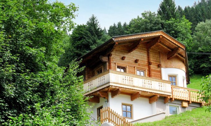 Helfenstein Villa | 3 bedroom Villa, sleeps 6 in Hart im Zillertal