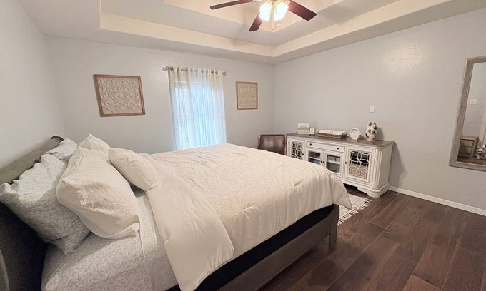 Weslaco House | 3 Bedroom with WiFi and AC in Weslaco