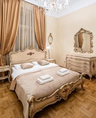 Lviv City Center Apartment | 3 bedrooms Royal Italian style in an Austrian building, parking, balcony