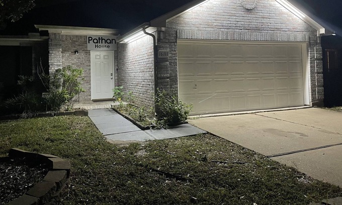 Mission Bend House | 3 BR/2Bath | Freshly Renovated Home w/ King Bed |