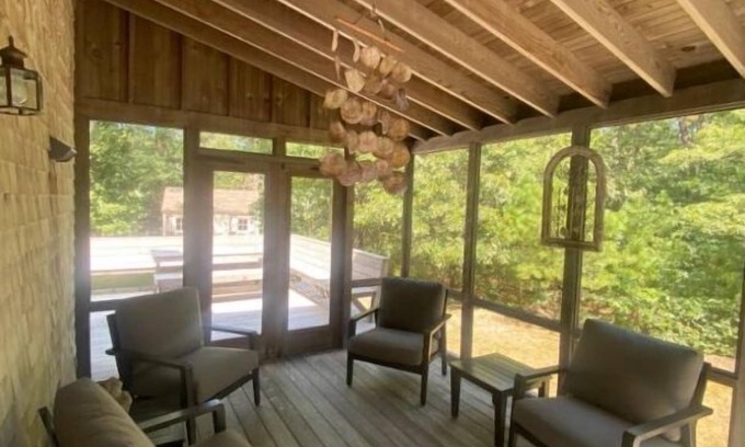 Lagoon Heights House | 3-BR Oak Bluffs Escape - Quick Trip to Towns & Beaches!