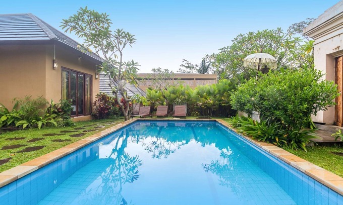 Melayang Villa | 3 BR Pool Villa Surrounding by Rice field view #310
