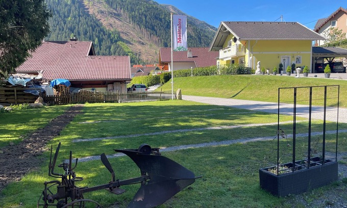 Stall RV Rental | 3 campspace with shower, toilet and electricity. in the winter no shower.