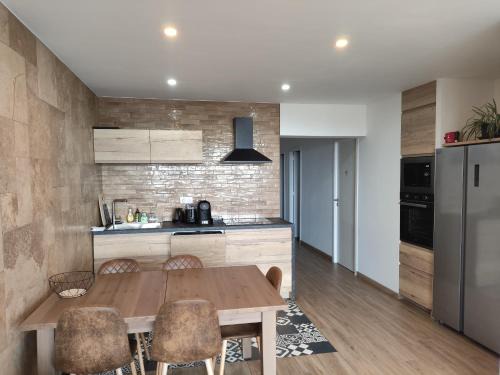 La Duchere Apartment | 3 Chambres 3 Salles de bain Vue panoramique Lyon