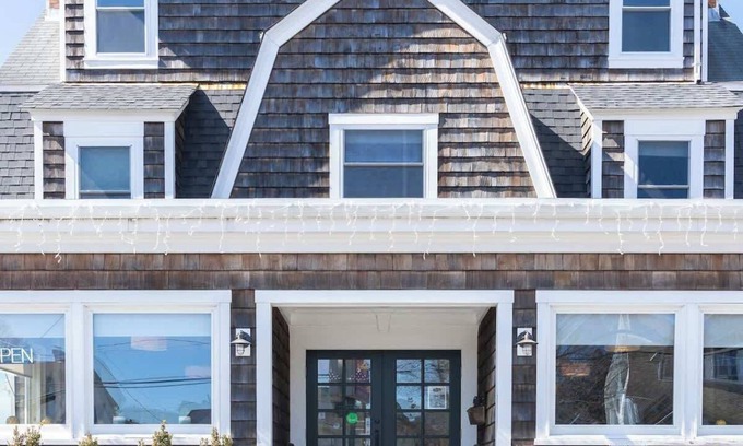 Middletown House | #3 | Comfy Room w/2 queen beds near Easton & Second Beach
